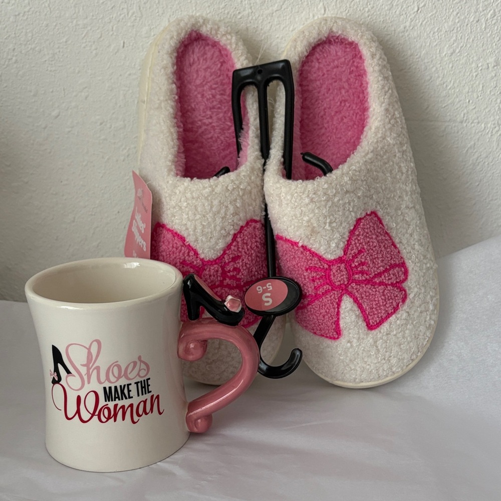 Pink Bow bobbie brooks Slippers with Pink Lining and a cup